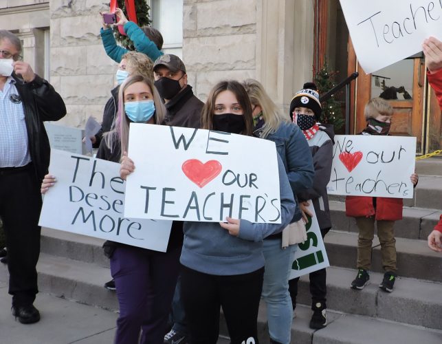 Marchers show support for teachers | News, Sports, Jobs - Vimarsana News